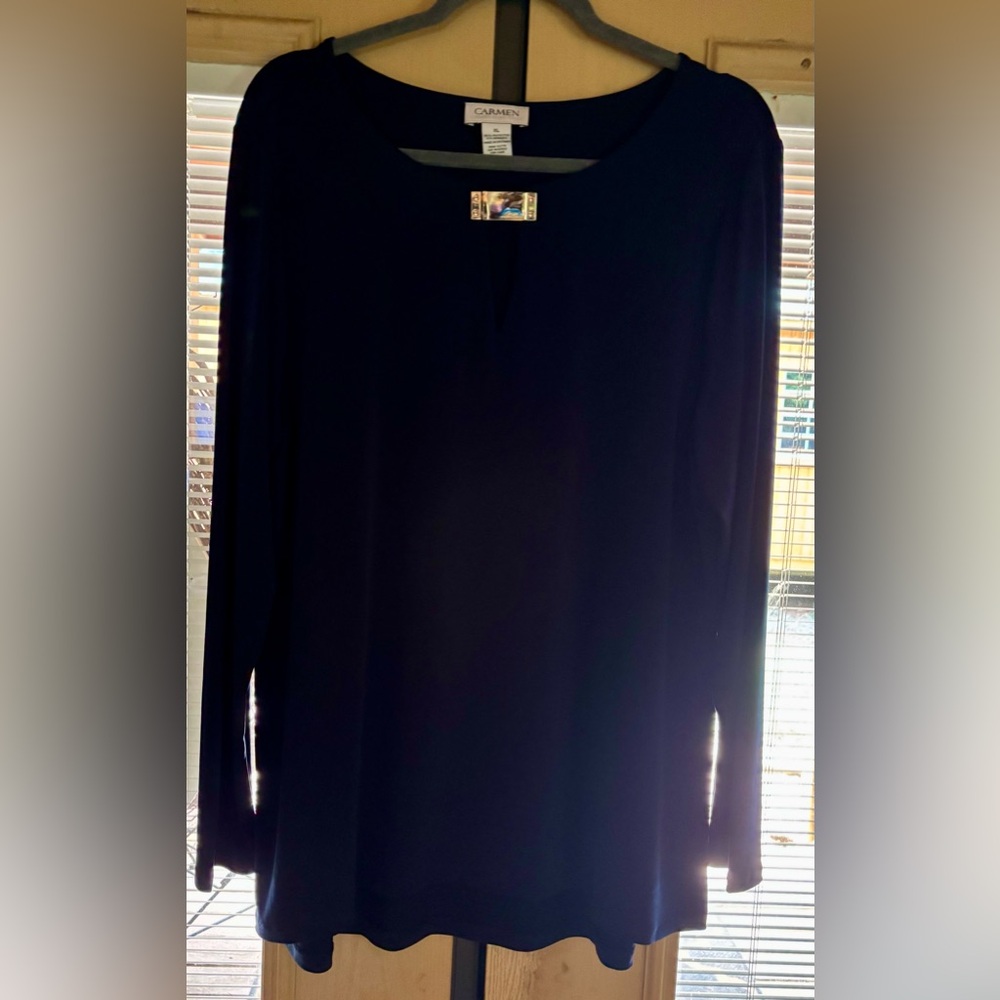 ⭐️Carmen Marc Valvo Black Stretch Slinky Top Gold Tone Logo Plaque NWOT Size XL
